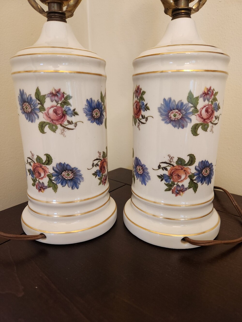 Set of 2 Vintage Floral Porcelain Lamps English Cottage/French Country, 19" Tall - Picture 8 of 11